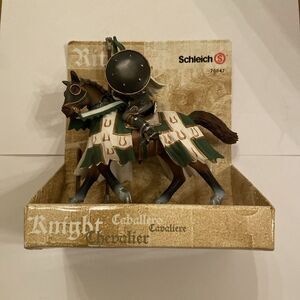 Schleich 70047 Knight Green and White Taurus Retired World Of Knights. NIP.
